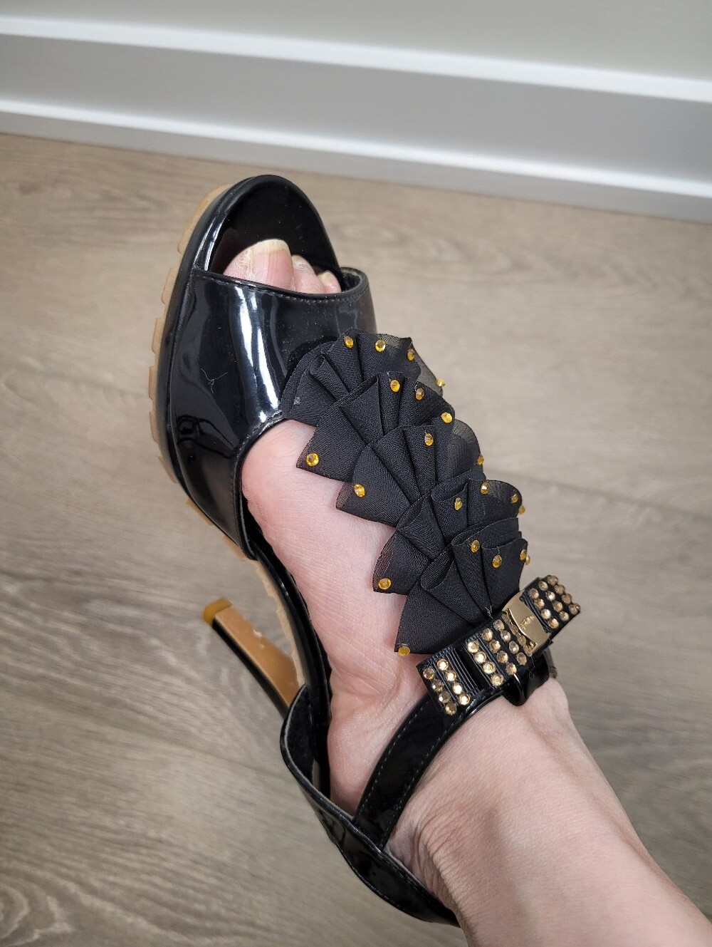 Y2K Black Ribbon Gold Stud High Heels Shoes Size: 7 US